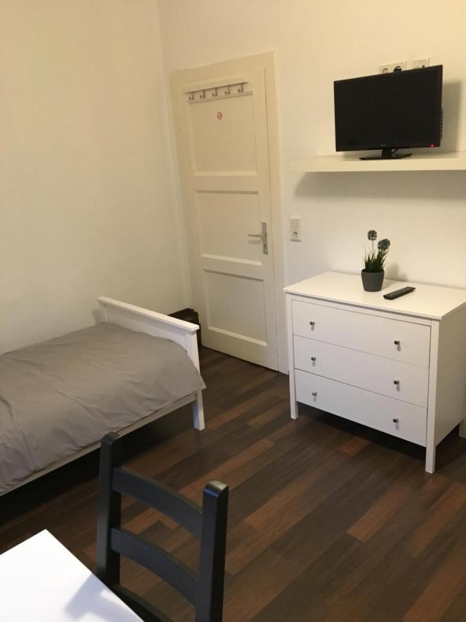 Zum Armen Mann Bed & Breakfast ดุสเซลดอร์ฟ ภายนอก รูปภาพ
