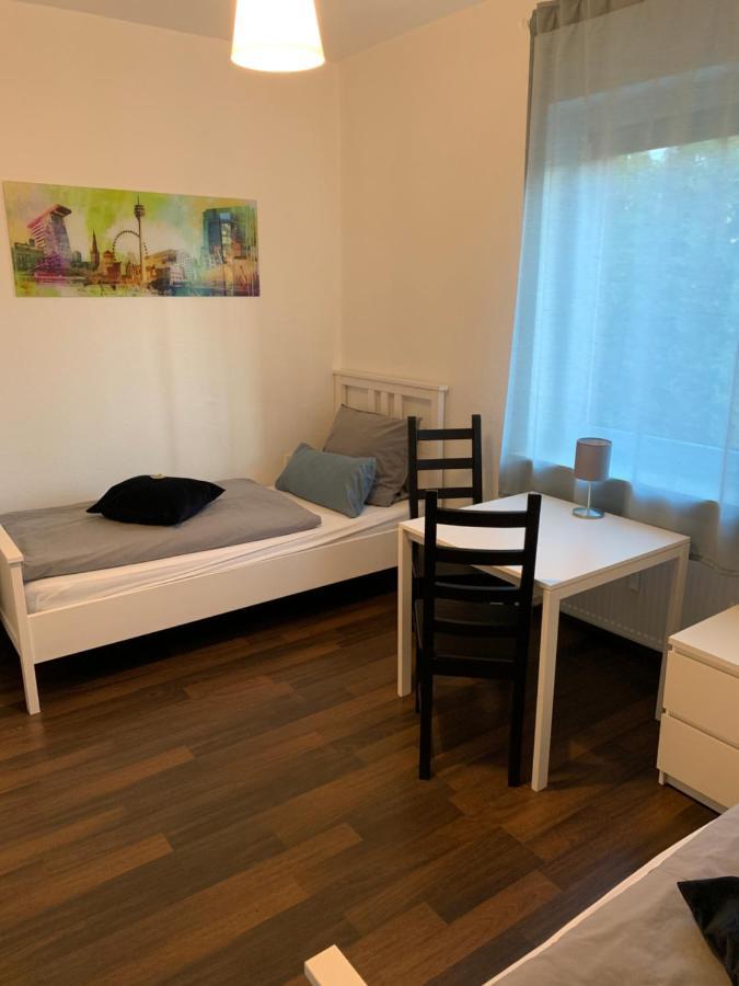 Zum Armen Mann Bed & Breakfast ดุสเซลดอร์ฟ ภายนอก รูปภาพ